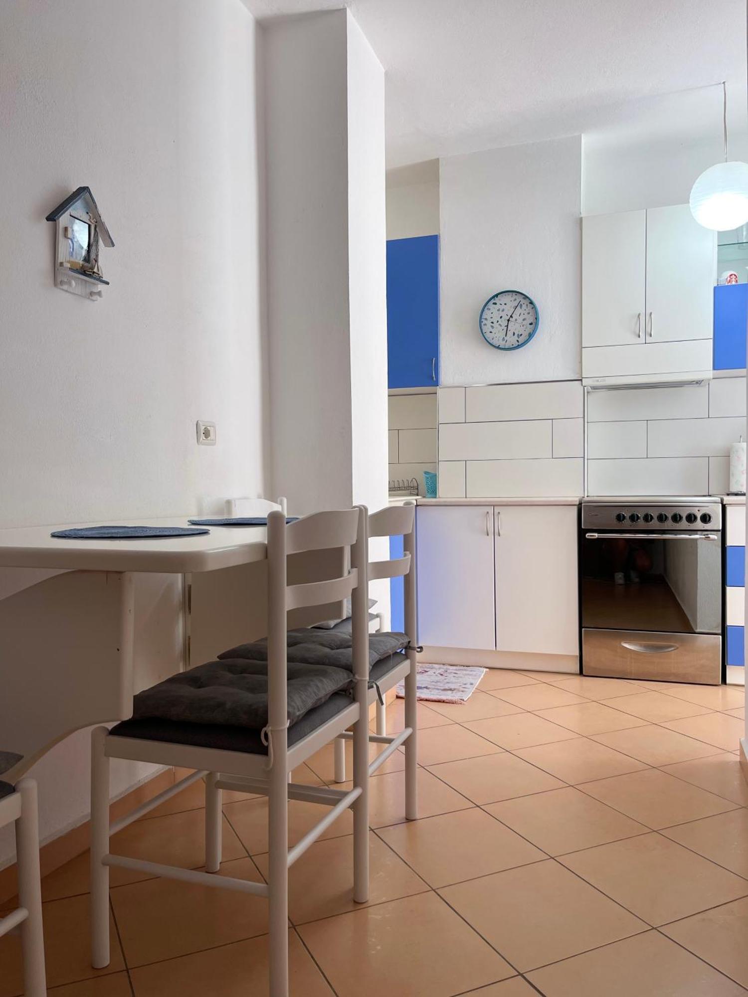Kristi Apartment 2 Min To Sea Netflix & Espresso Station ساراندا المظهر الخارجي الصورة